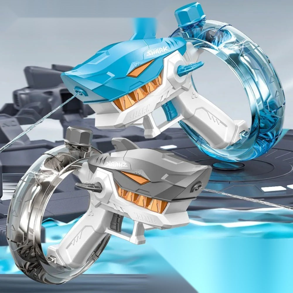 SharkGun bleu et gris — pistolets à eau requin en action